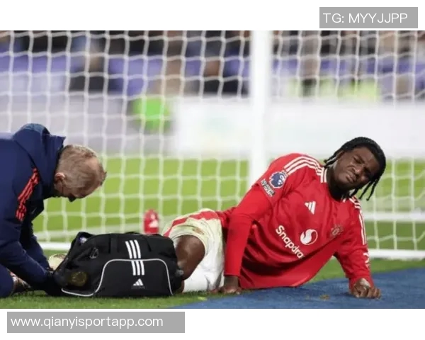 B费休息期间亲临训练基地现场观摩替补球员训练情况